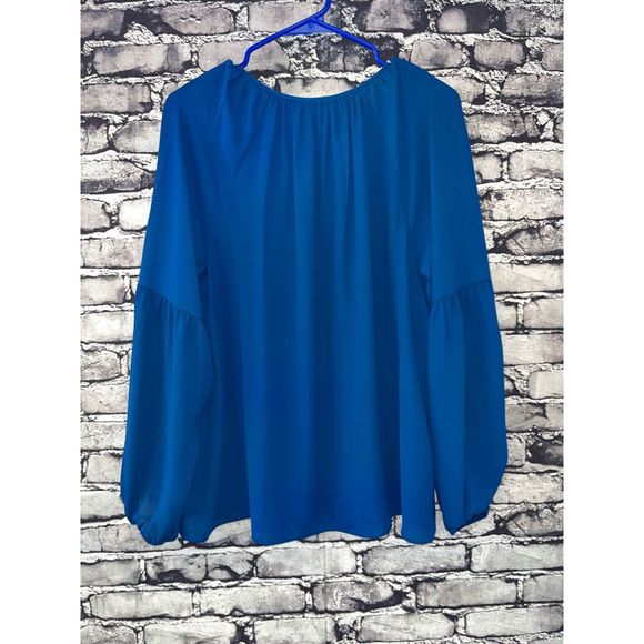 🌟BOGO🌟 Lilly Pulitzer top - Picture 2 of 4